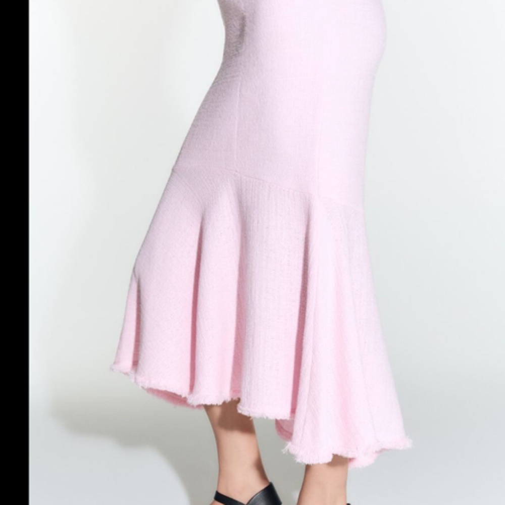 🩷 TEXTURED RUFFLED DRESS - Picture 13 of 14